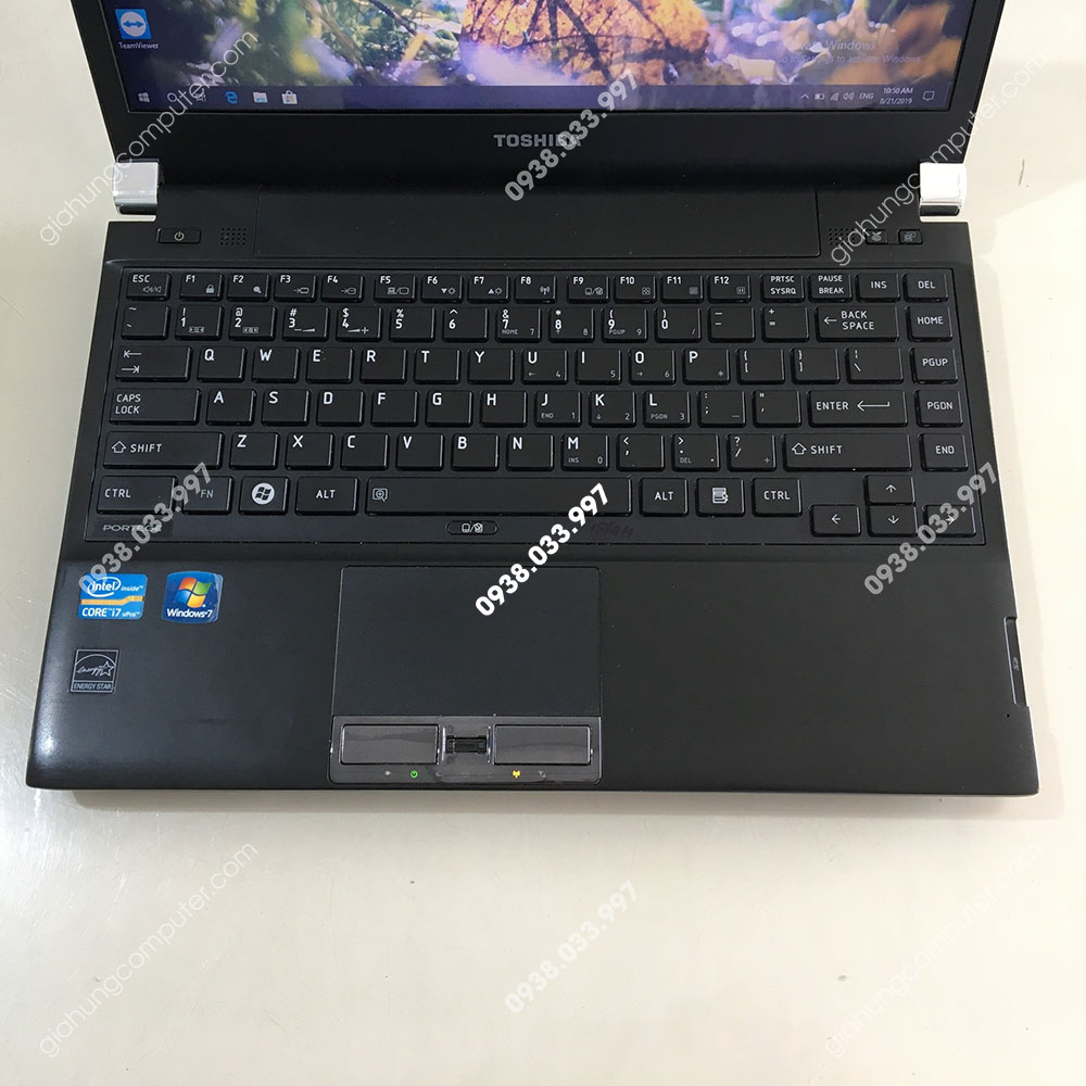 Toshiba R930 Core i7-3520M – 2.9GHz RAM: 4GB HDD 320Gb màn hình 13.3"