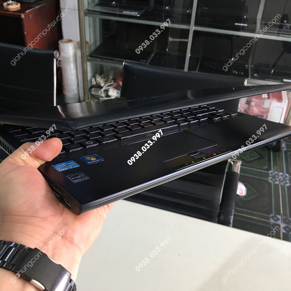 Laptop cũ Toshiba R930 Core i7-3520M 2.9GHz RAM 4GB HDD 320Gb màn hình 13.3"